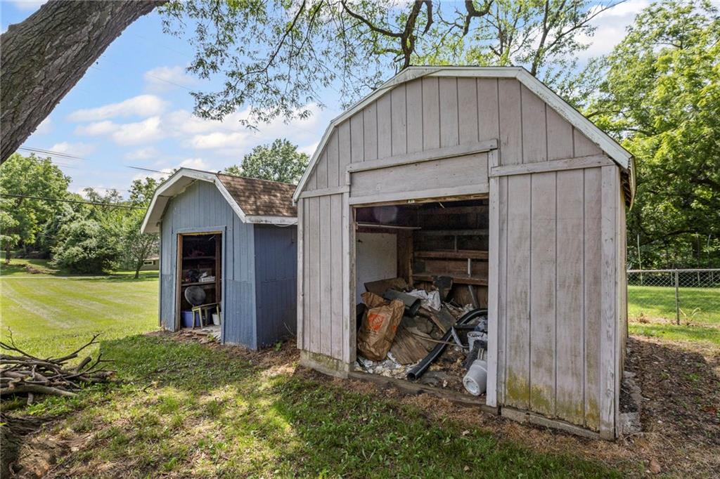 7816 N Broadway Street