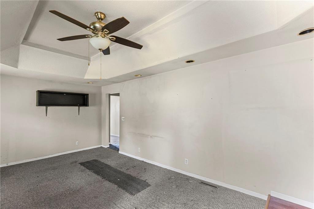 7816 N Broadway Street