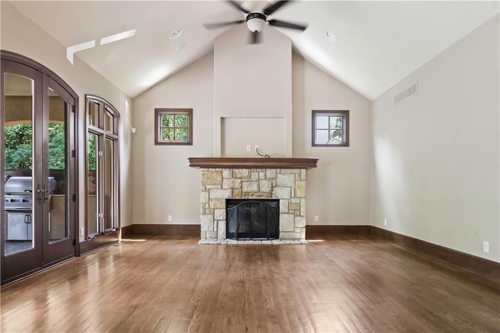 4501 N Hickory Lane