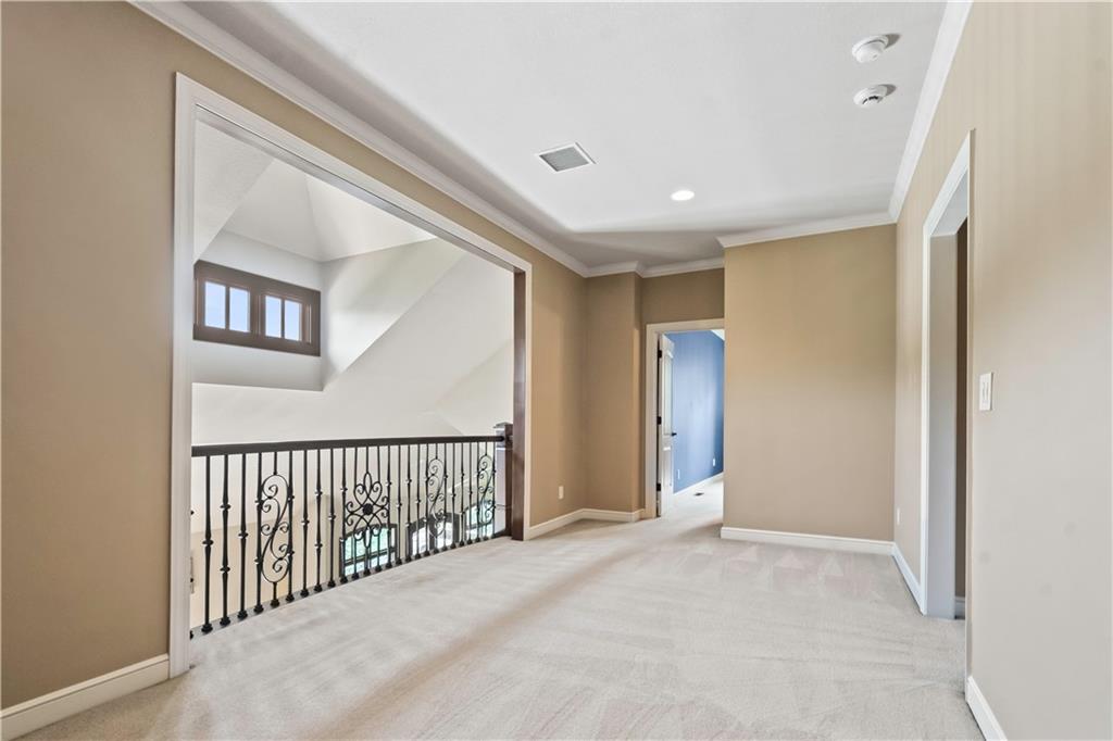 4501 N Hickory Lane
