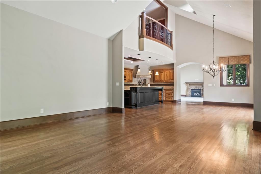 4501 N Hickory Lane