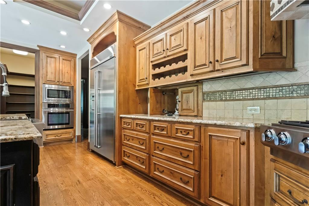 4501 N Hickory Lane