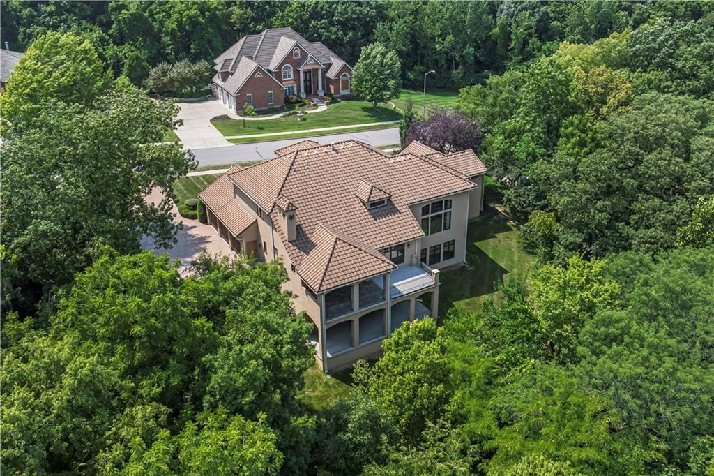 4501 N Hickory Lane