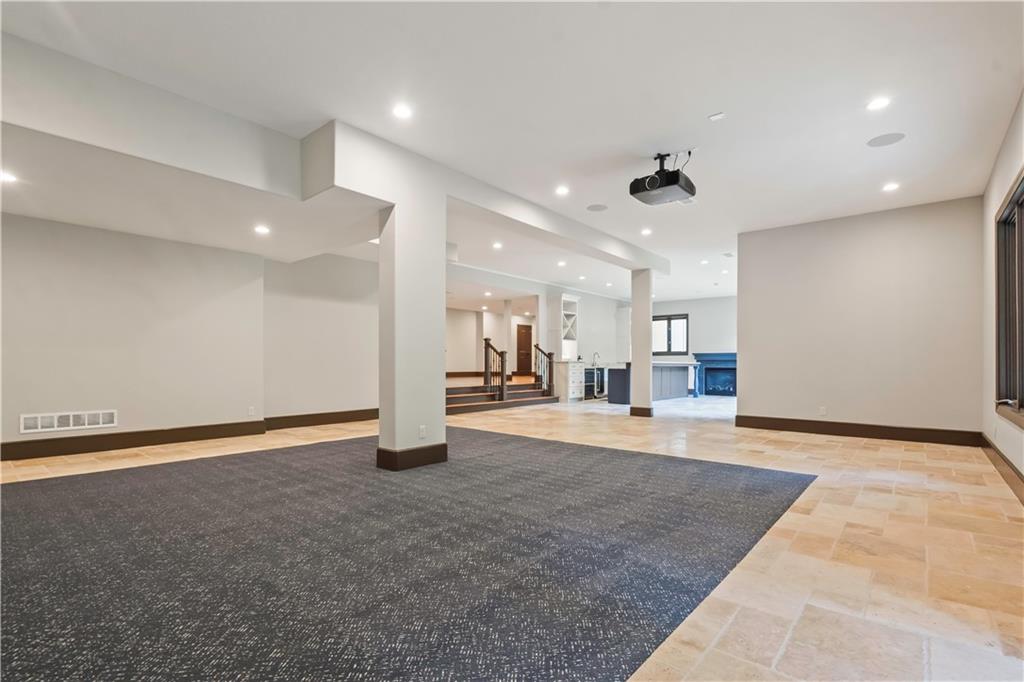 4501 N Hickory Lane