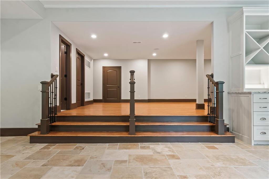 4501 N Hickory Lane