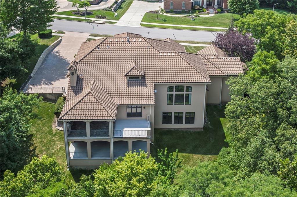 4501 N Hickory Lane
