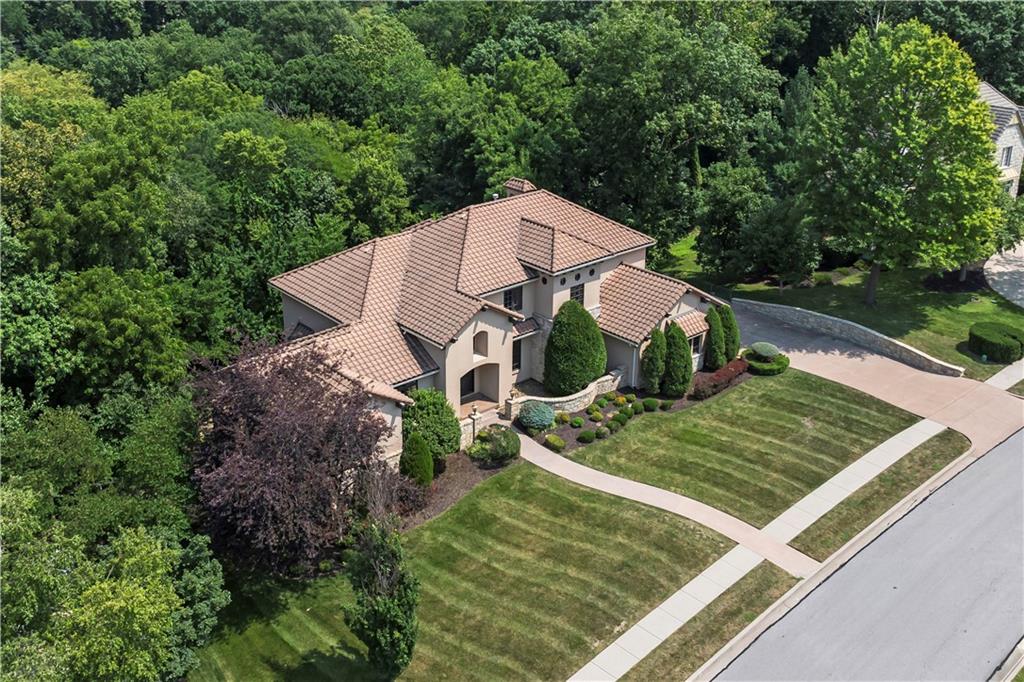 4501 N Hickory Lane