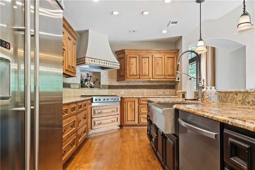 4501 N Hickory Lane