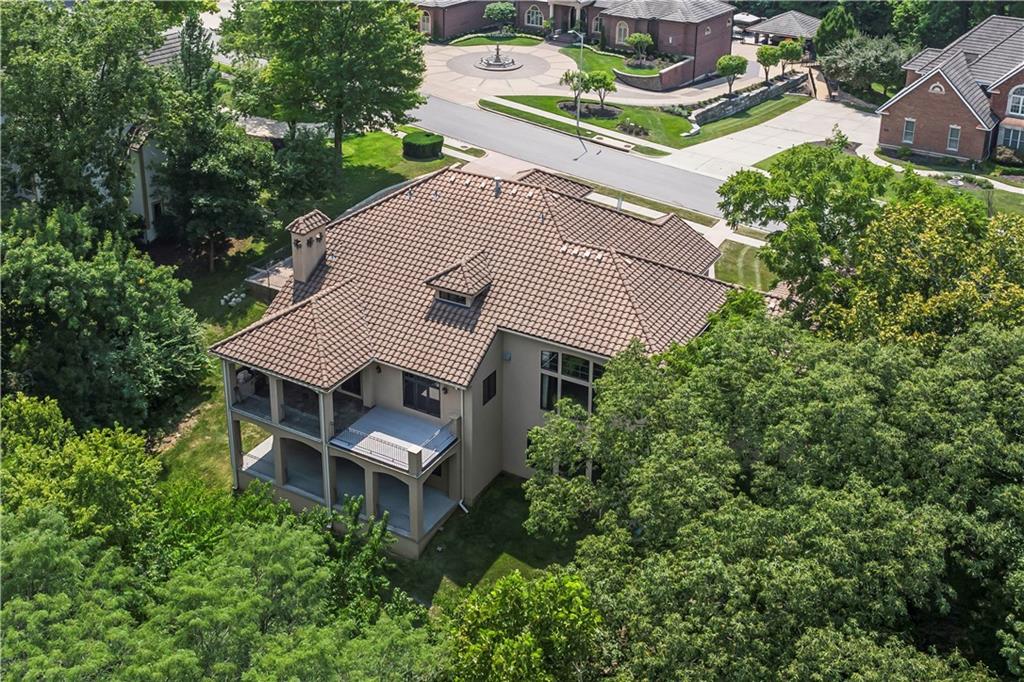 4501 N Hickory Lane