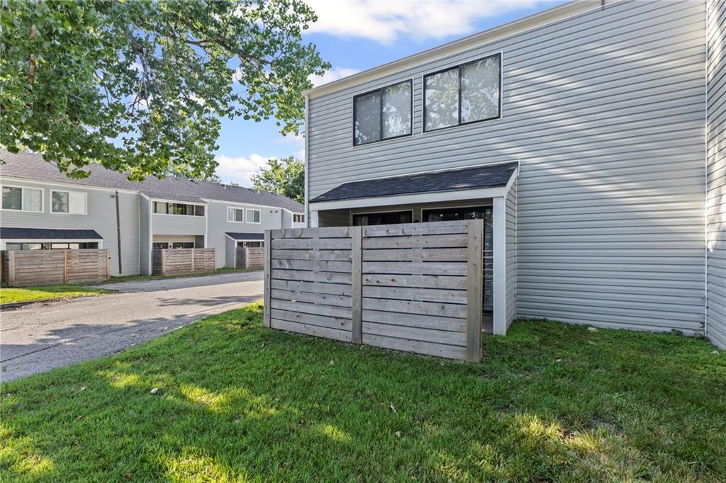 1502 W 25th Court Unit: D7