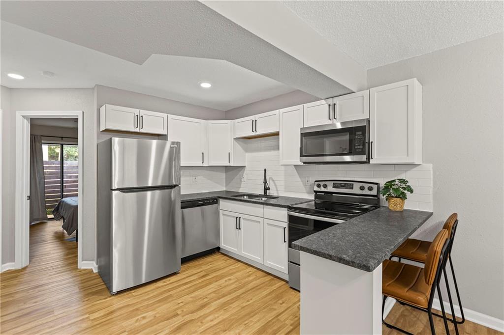 1502 W 25th Court Unit: D7