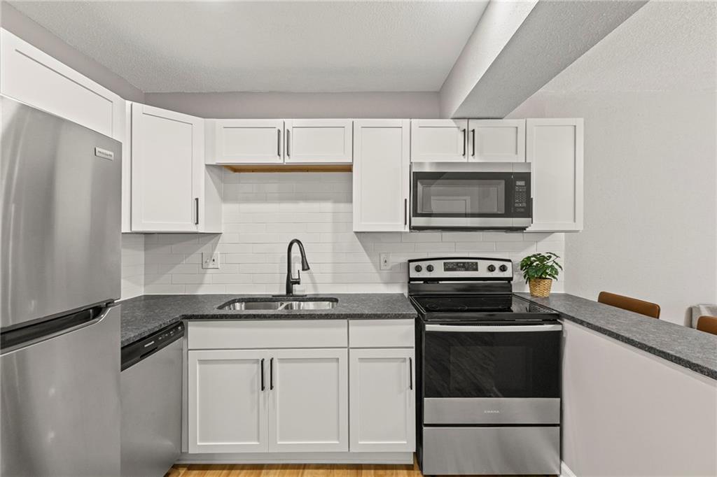 1502 W 25th Court Unit: D7