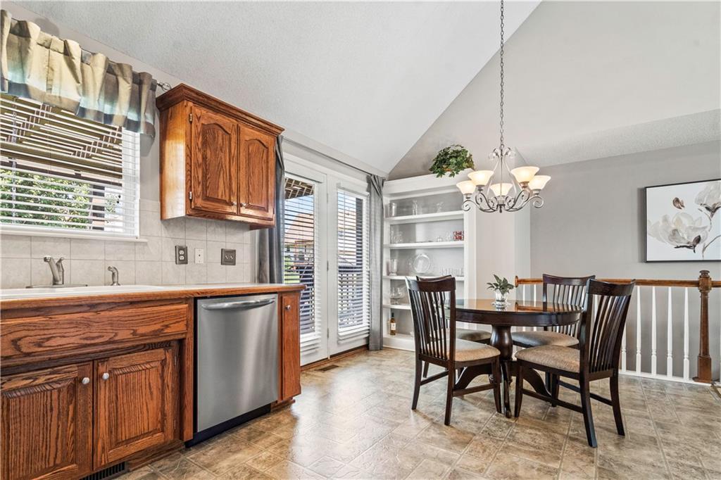 8120 N Myrtle Street