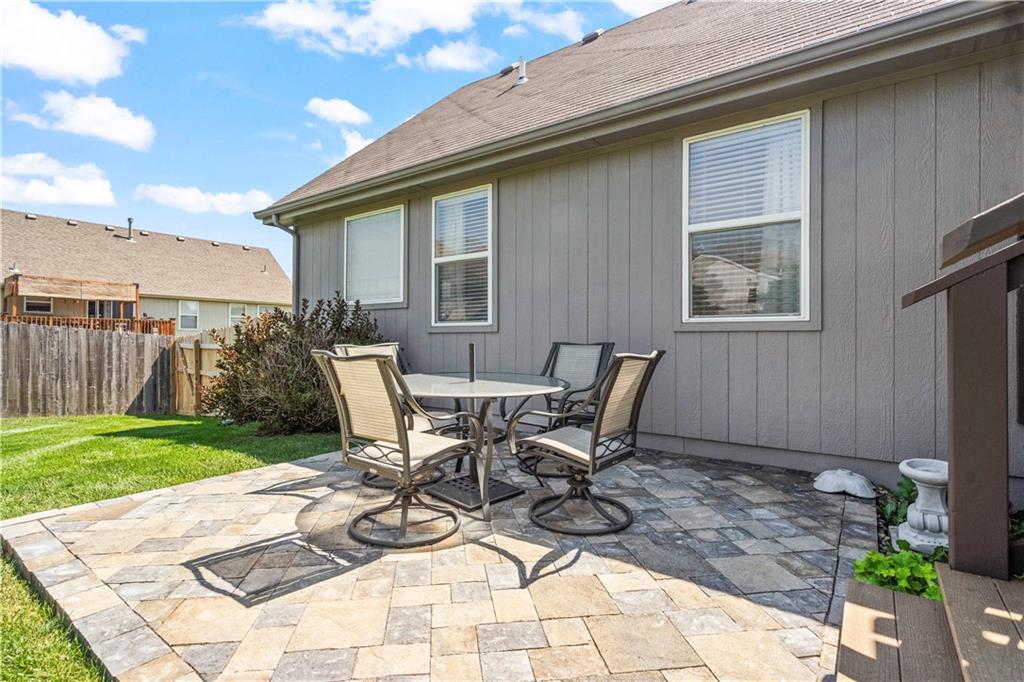 8120 N Myrtle Street