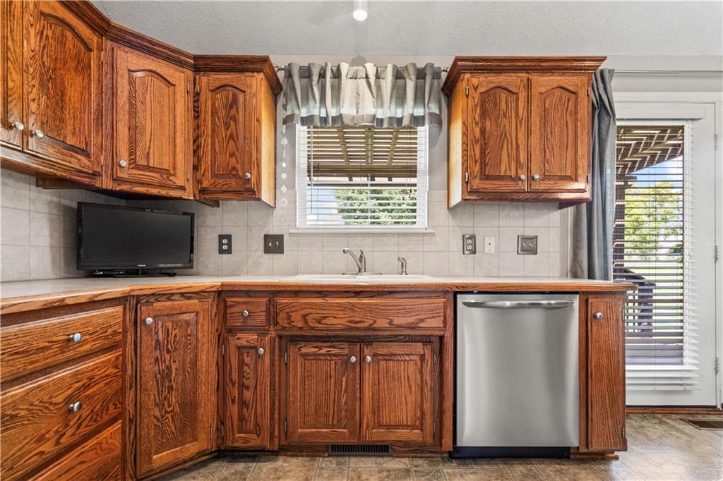 8120 N Myrtle Street