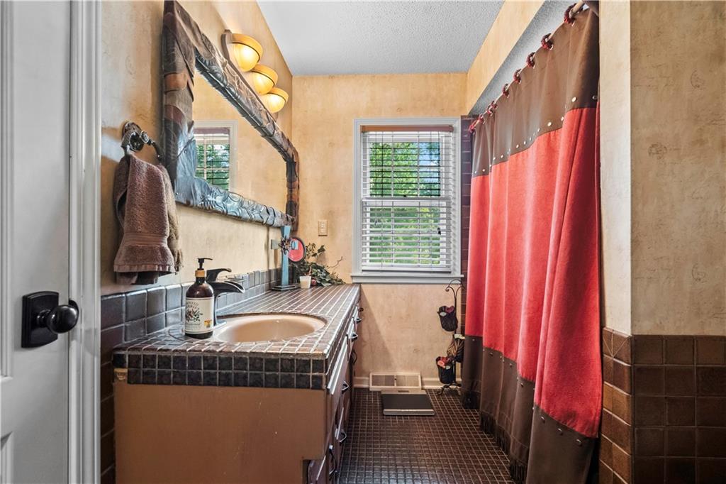 39410 W 151st Street