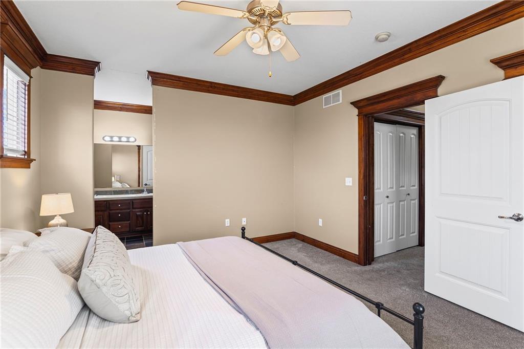 5245 Overland Drive Unit: D1