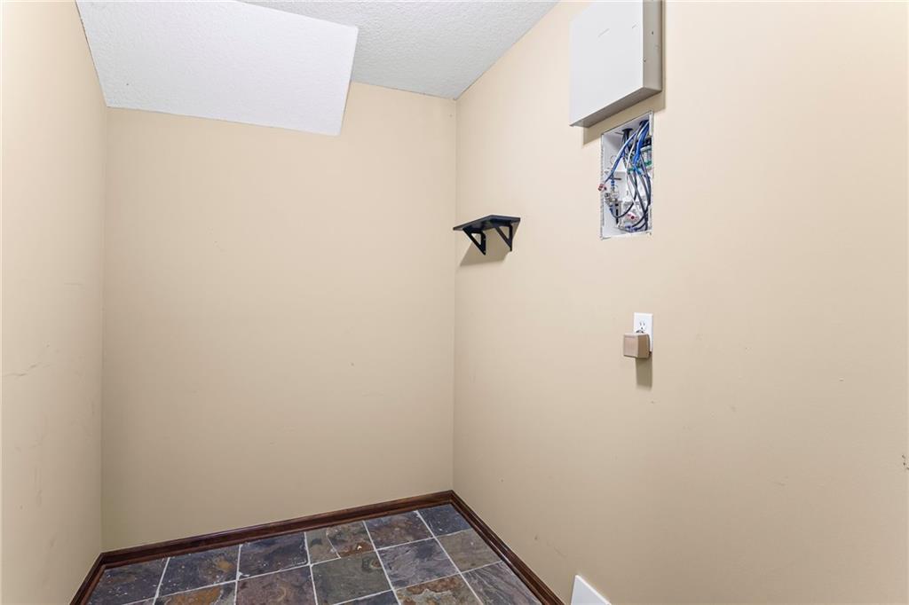 5245 Overland Drive Unit: D1