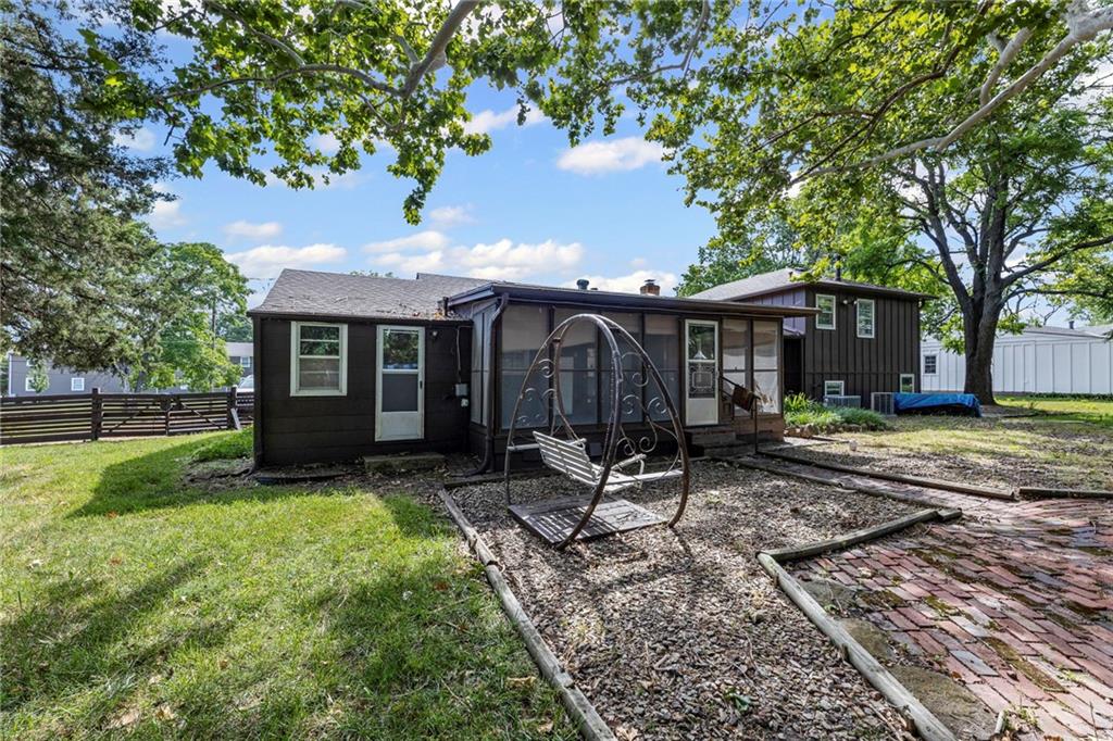 619 S Harrison Street