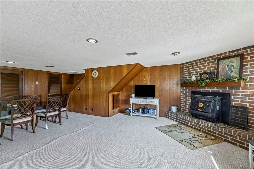 619 S Harrison Street