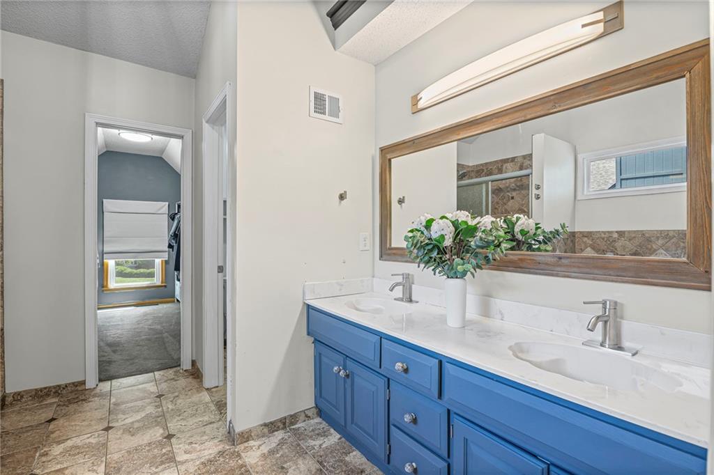 12496 S Shannan Circle