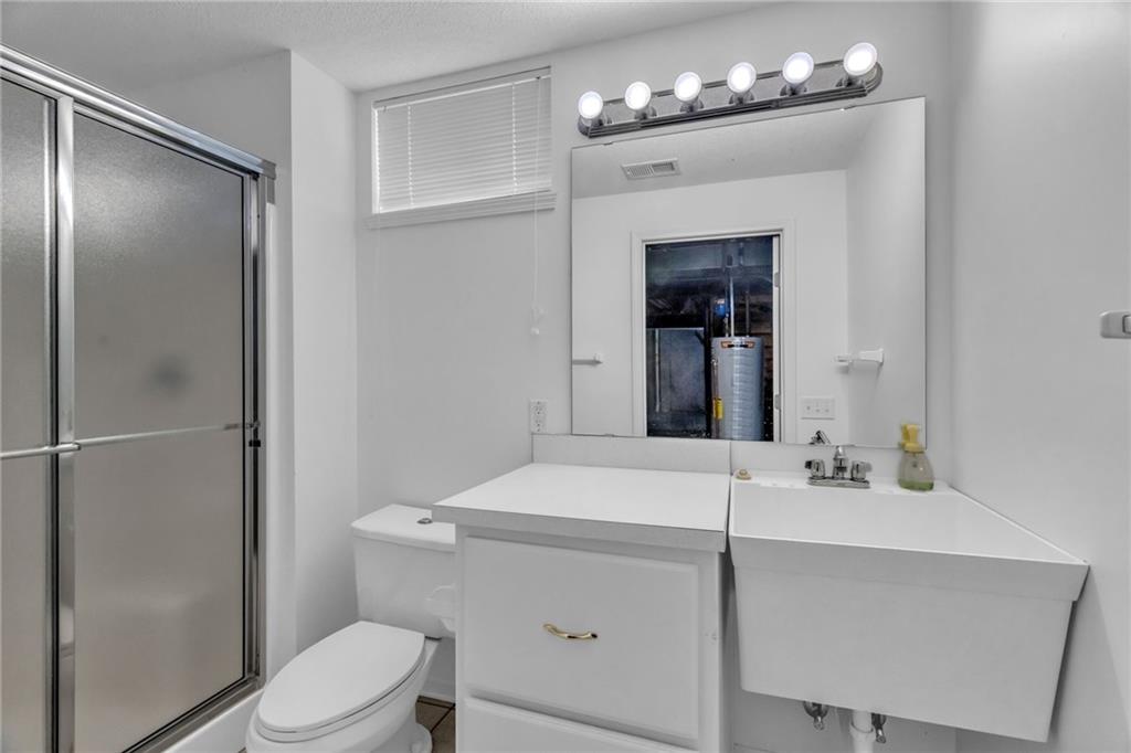 3413 S Victoria Drive