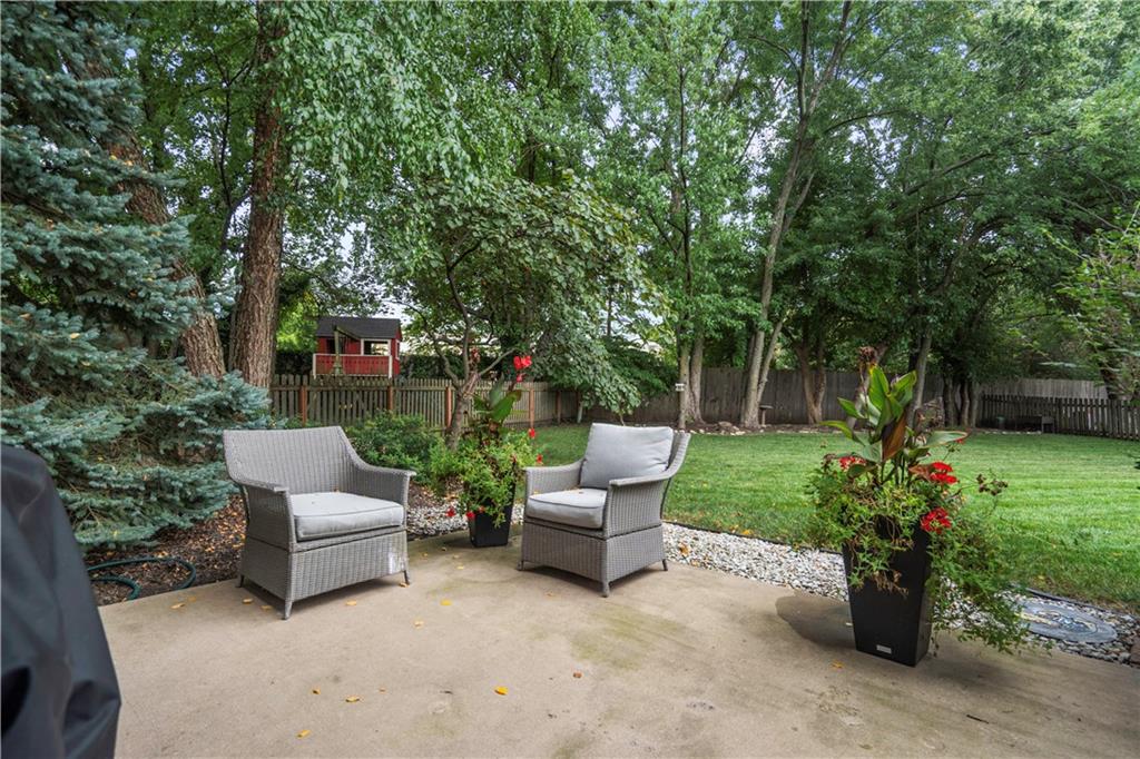 14908 Glenwood Avenue