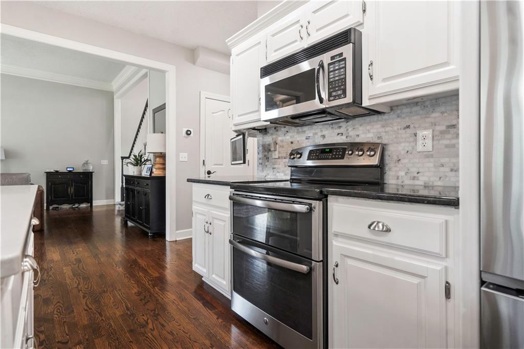 14908 Glenwood Avenue