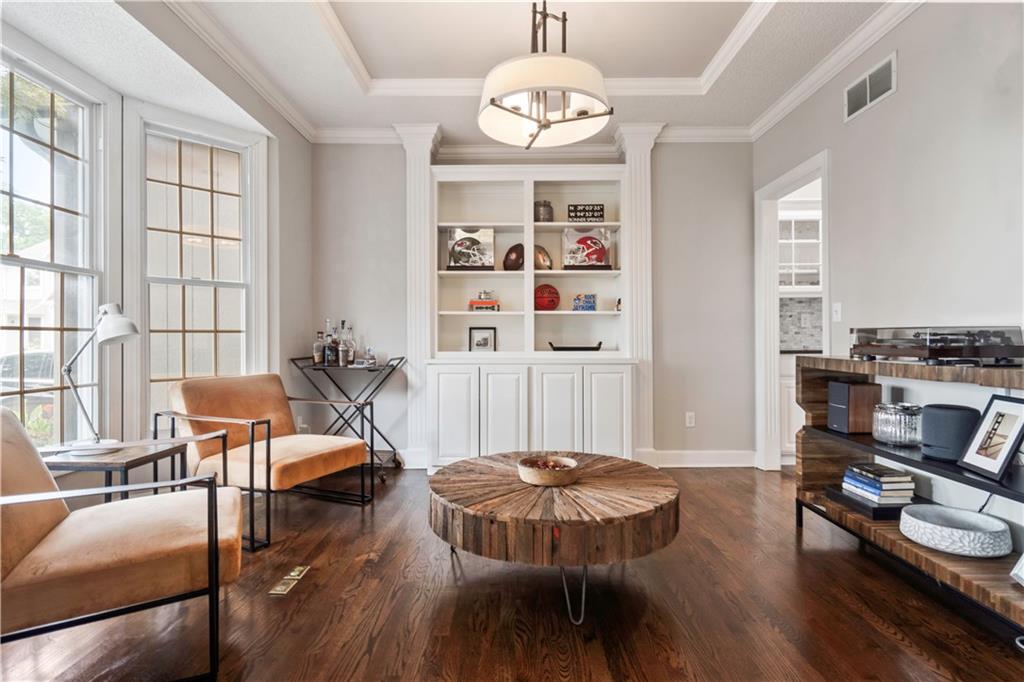 14908 Glenwood Avenue