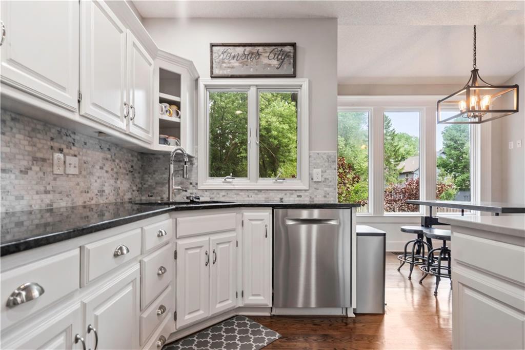 14908 Glenwood Avenue