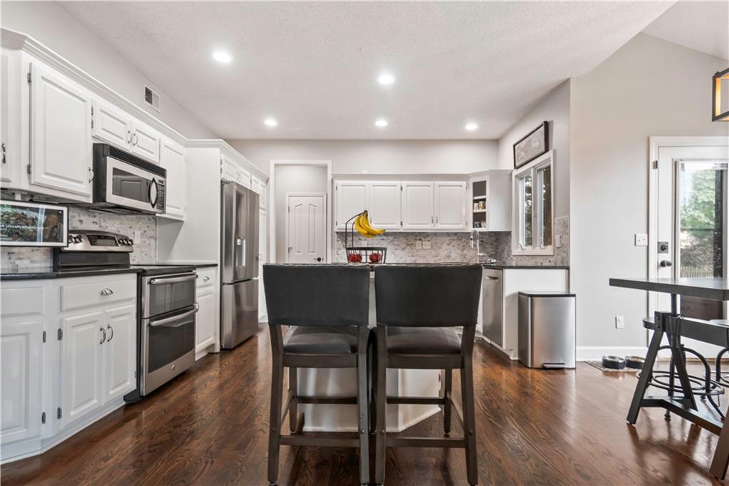 14908 Glenwood Avenue