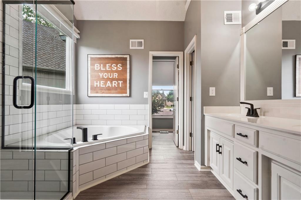 14908 Glenwood Avenue