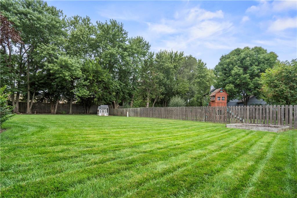 14908 Glenwood Avenue