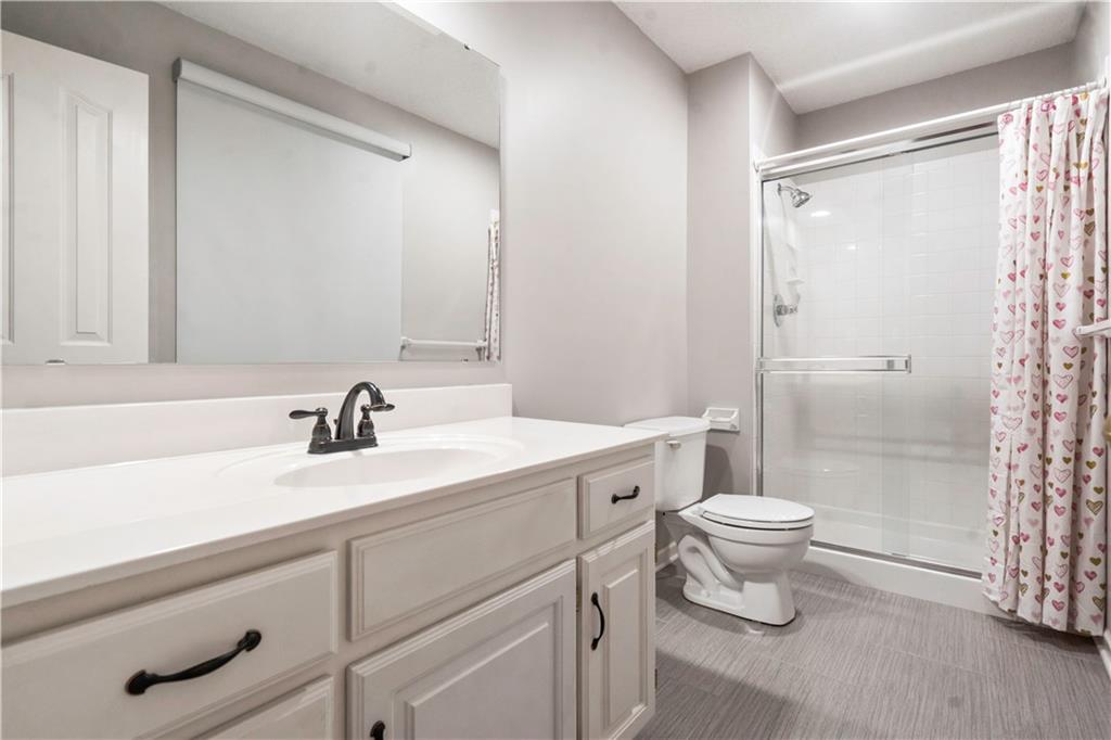 14908 Glenwood Avenue