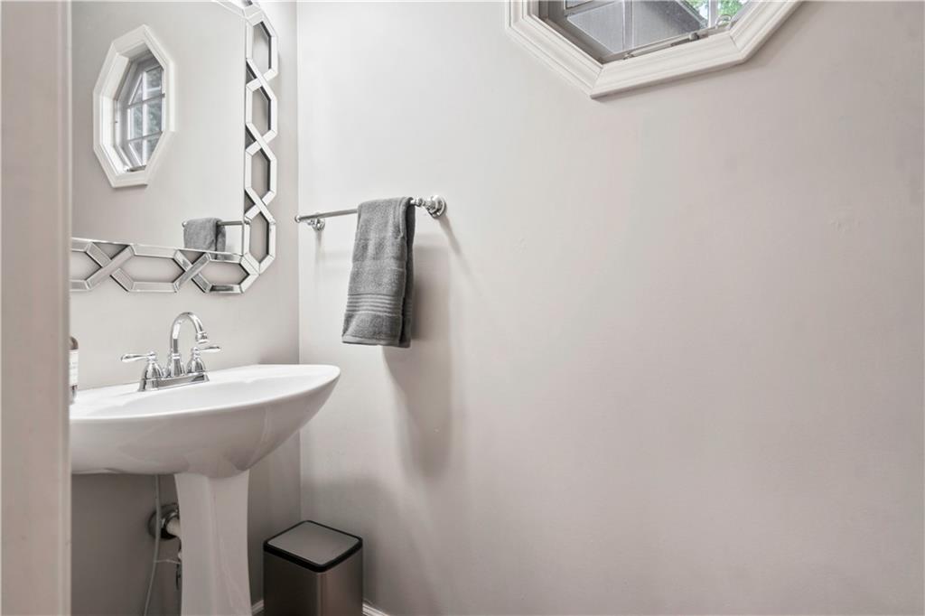 14908 Glenwood Avenue