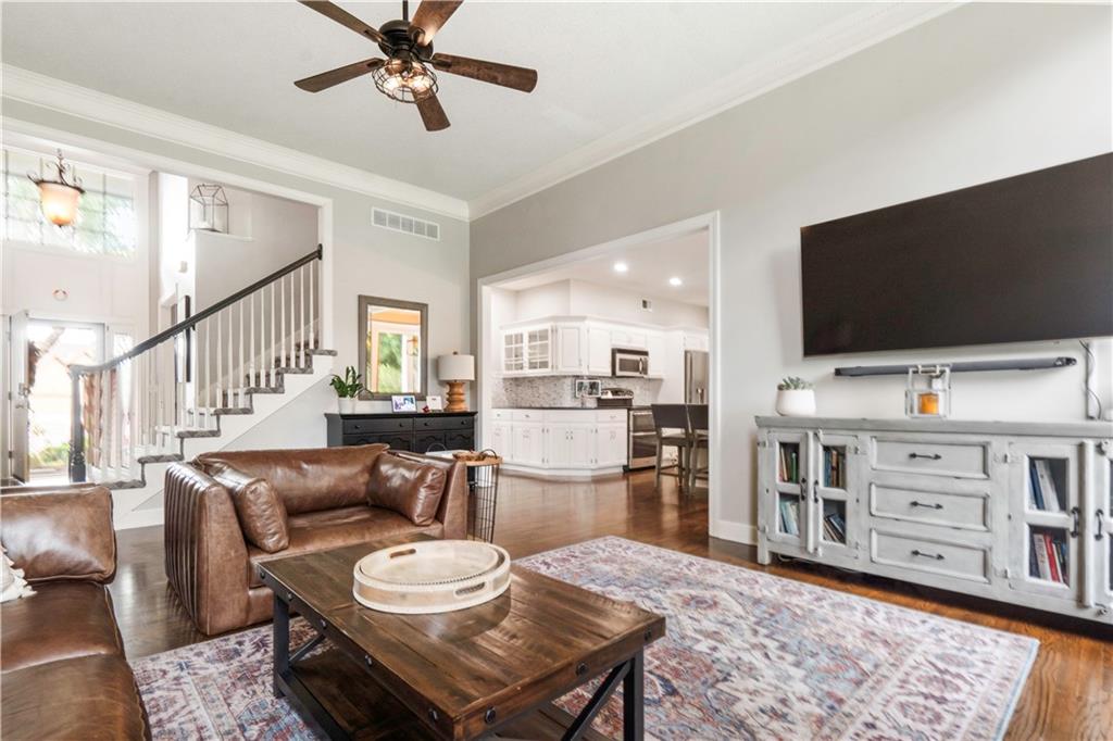 14908 Glenwood Avenue