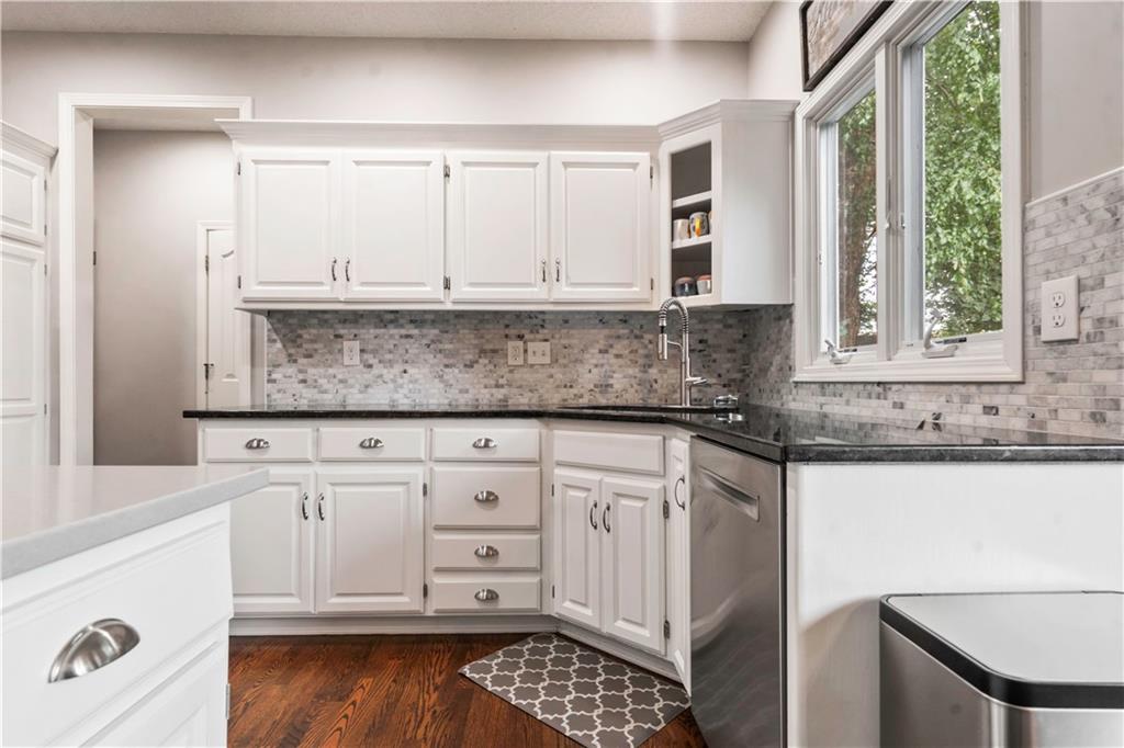 14908 Glenwood Avenue