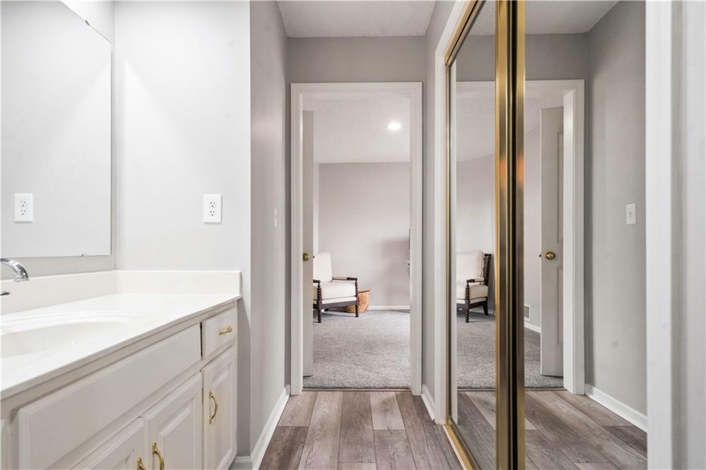 14908 Glenwood Avenue