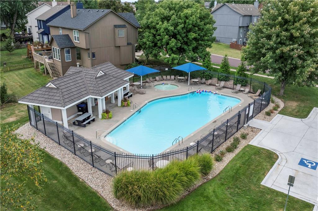 14908 Glenwood Avenue