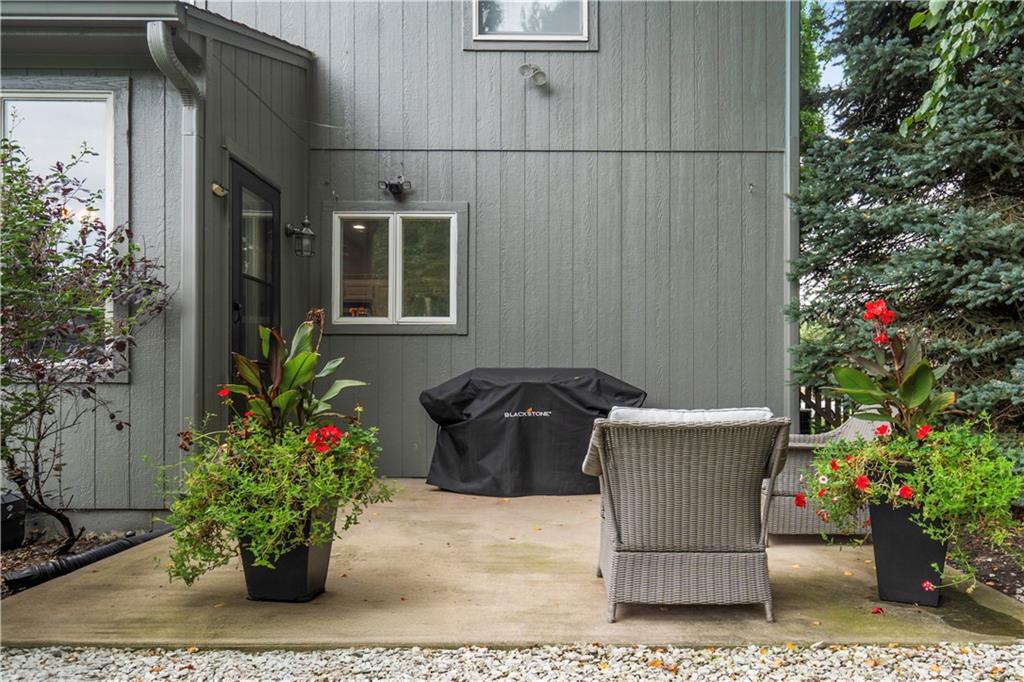 14908 Glenwood Avenue