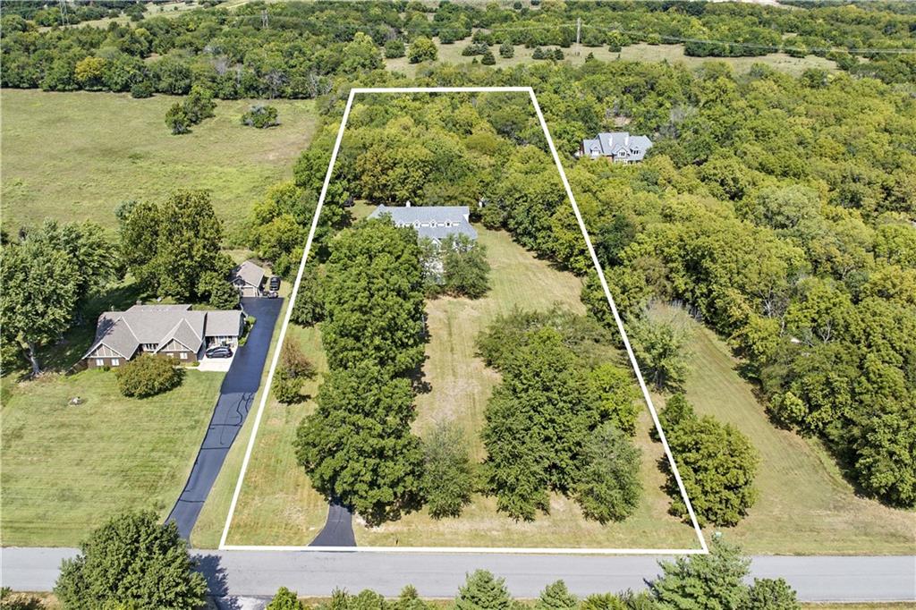 8270 W 172nd Terrace