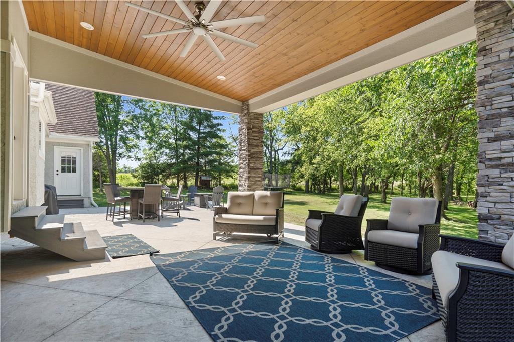 8270 W 172nd Terrace