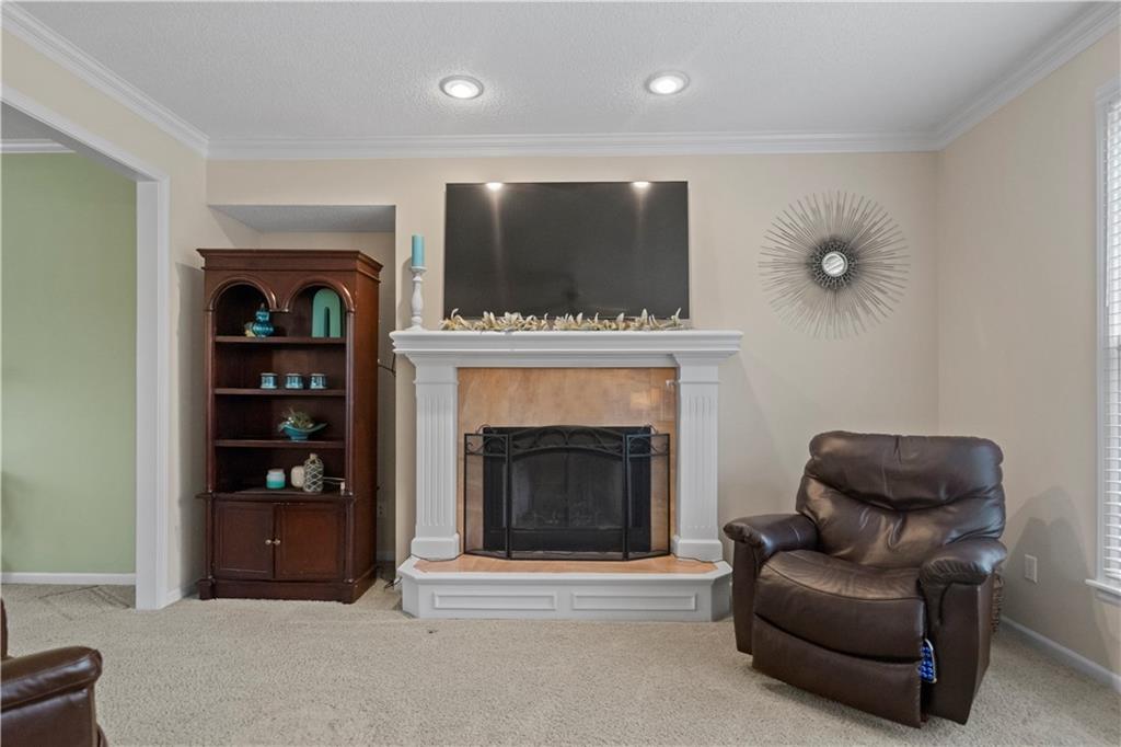 8216 W 146th Terrace