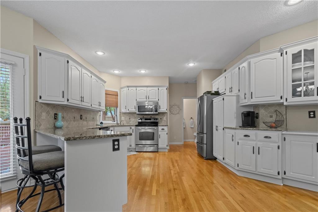 8216 W 146th Terrace