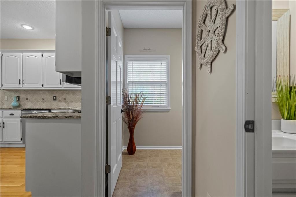 8216 W 146th Terrace