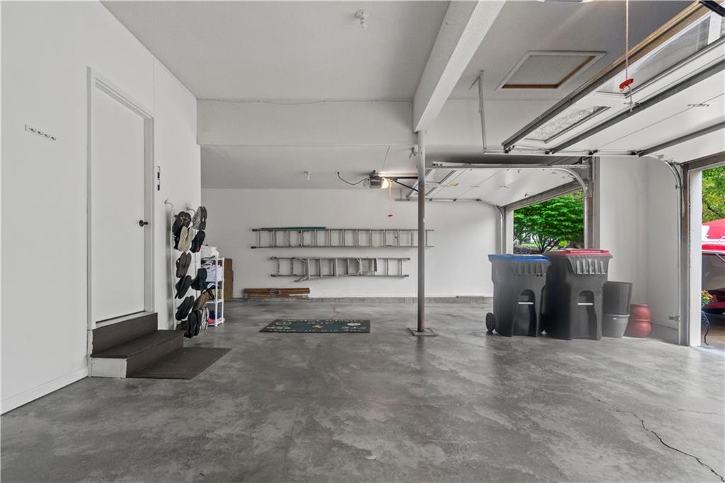 8216 W 146th Terrace