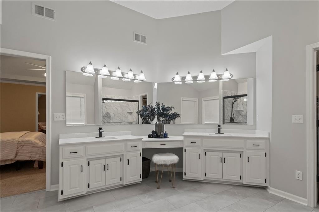 8216 W 146th Terrace