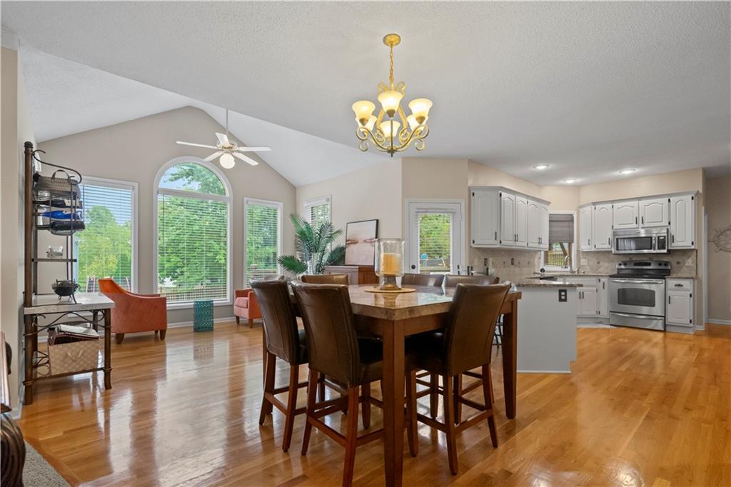 8216 W 146th Terrace