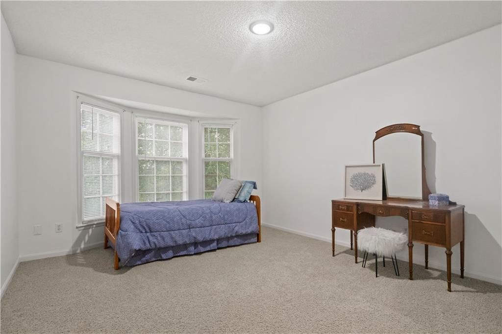 8216 W 146th Terrace