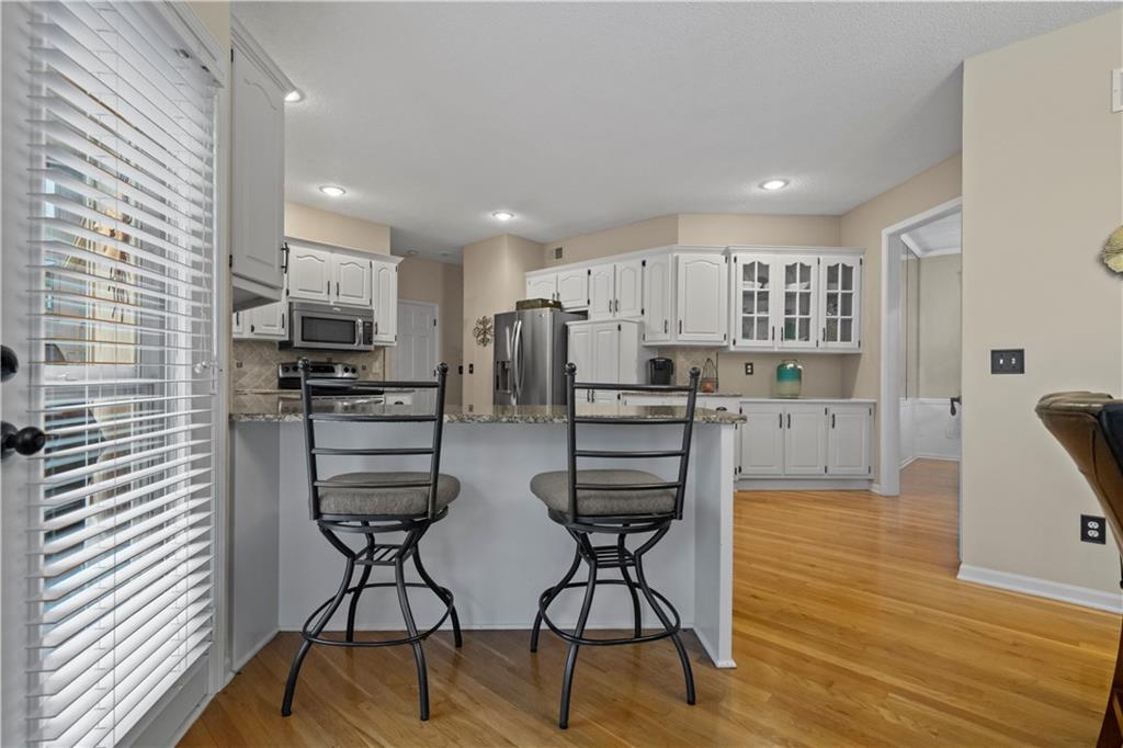 8216 W 146th Terrace